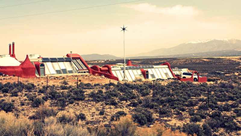 Illustration for article titled 21 Amazing Off-the-Grid Houses
